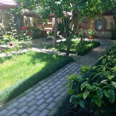 Hotel Tbilisi Garden Buitenkant foto