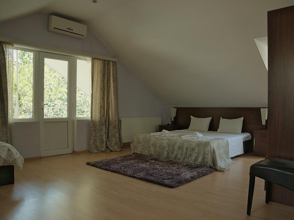 Hotel Tbilisi Garden Kamer foto