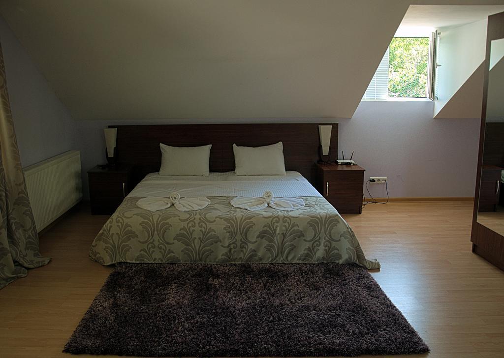 Hotel Tbilisi Garden Kamer foto