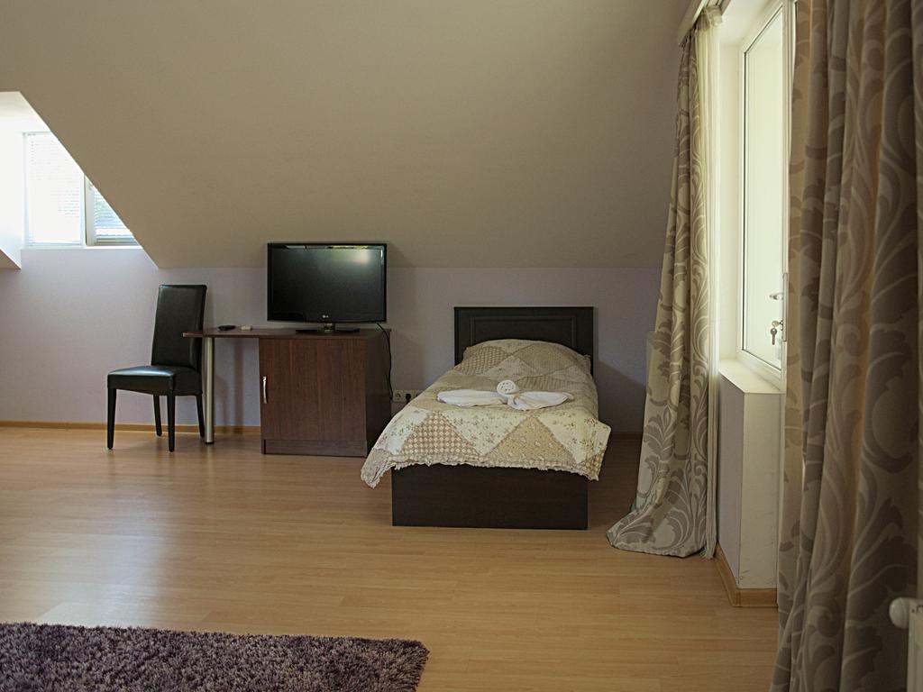 Hotel Tbilisi Garden Kamer foto
