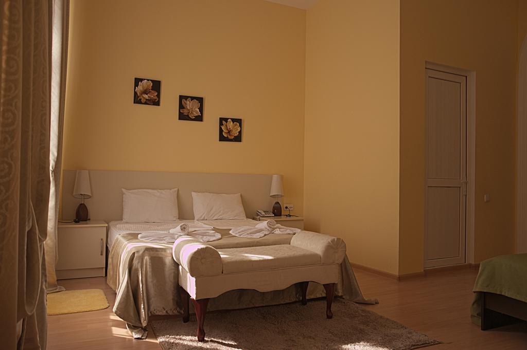 Hotel Tbilisi Garden Kamer foto