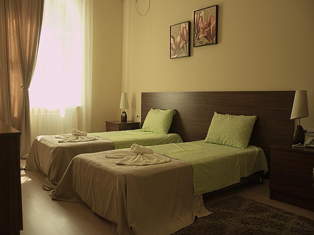 Hotel Tbilisi Garden Kamer foto