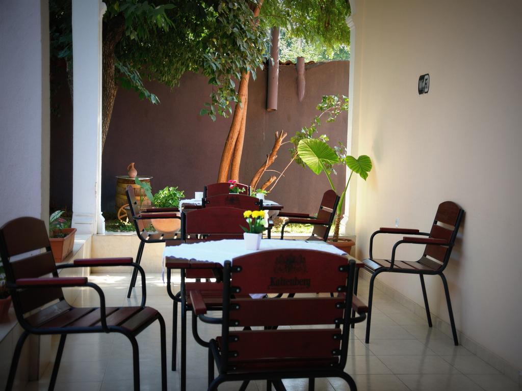 Hotel Tbilisi Garden Buitenkant foto