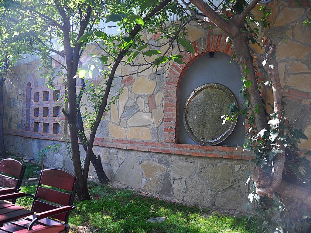 Hotel Tbilisi Garden Buitenkant foto