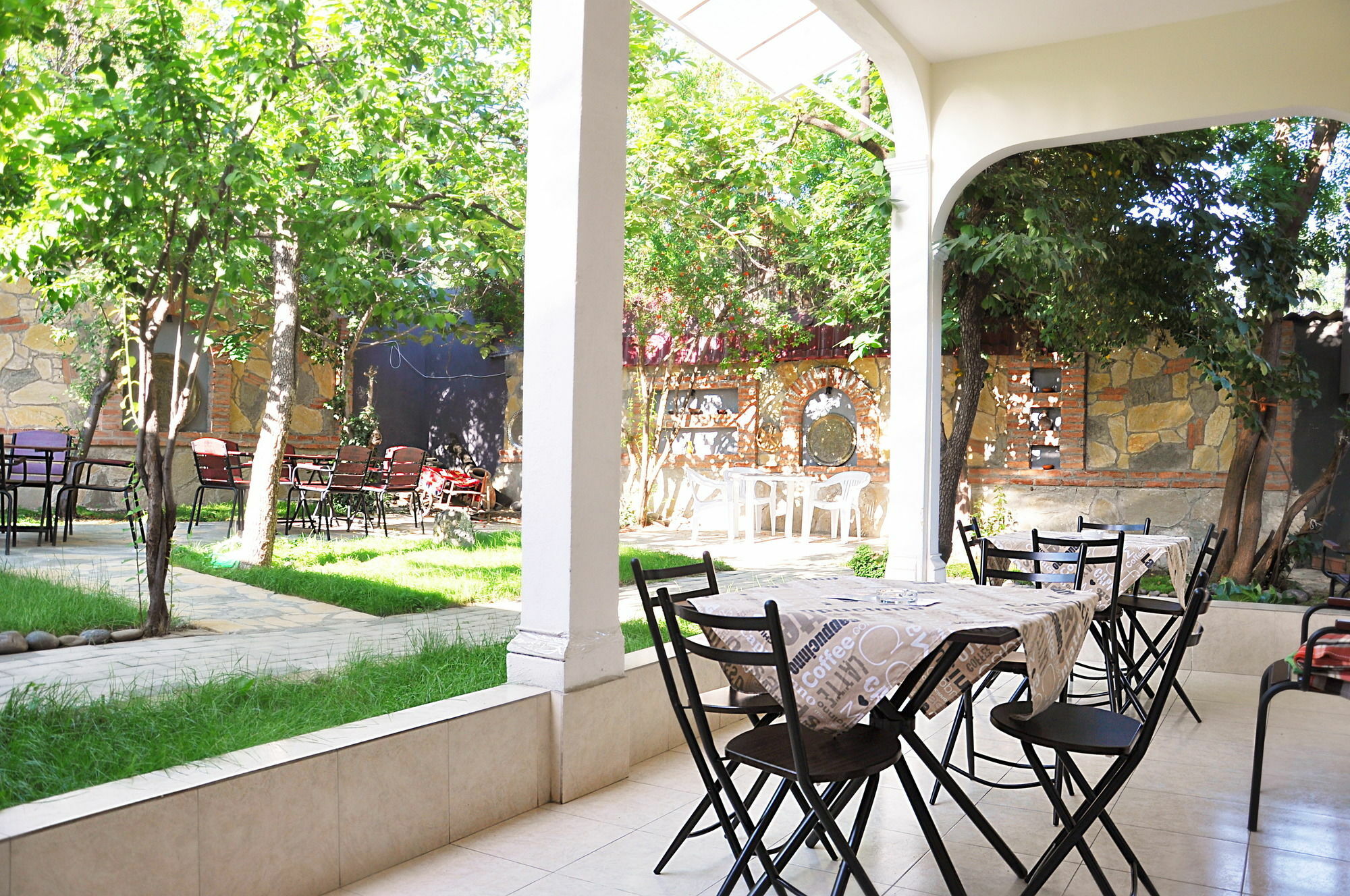 Hotel Tbilisi Garden Buitenkant foto